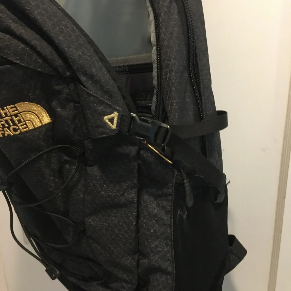 North Face backpack - Picture 3 of 6